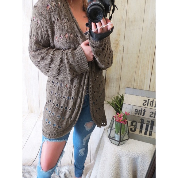 Slouchy Olive green open knit cardigan 🌿 - Picture 3 of 7